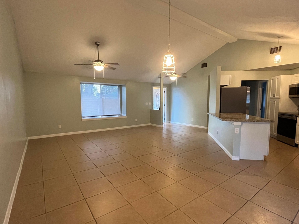 1258 Se Mc Farlane Avenue - Photo 3