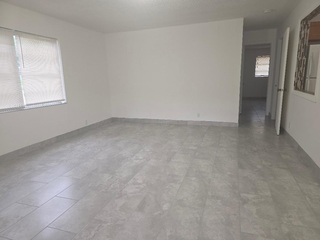 3640 Ne 1st Avenue - Photo 8