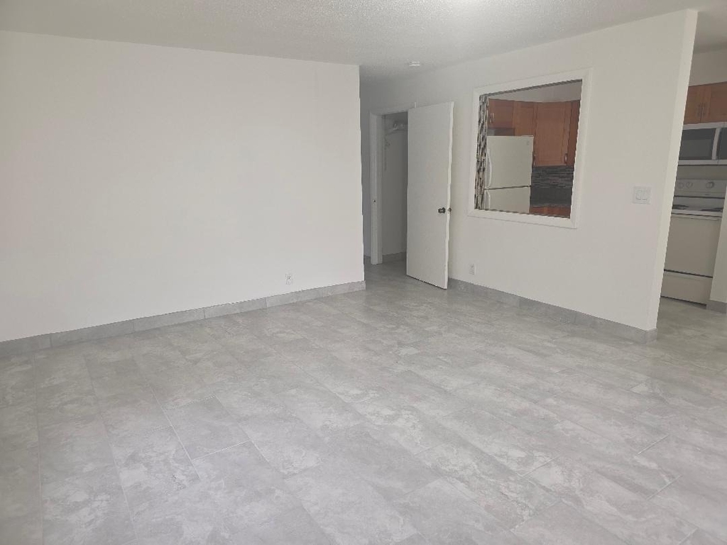 3640 Ne 1st Avenue - Photo 2