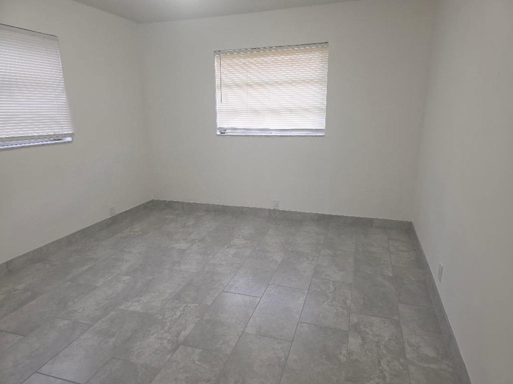 3640 Ne 1st Avenue - Photo 7