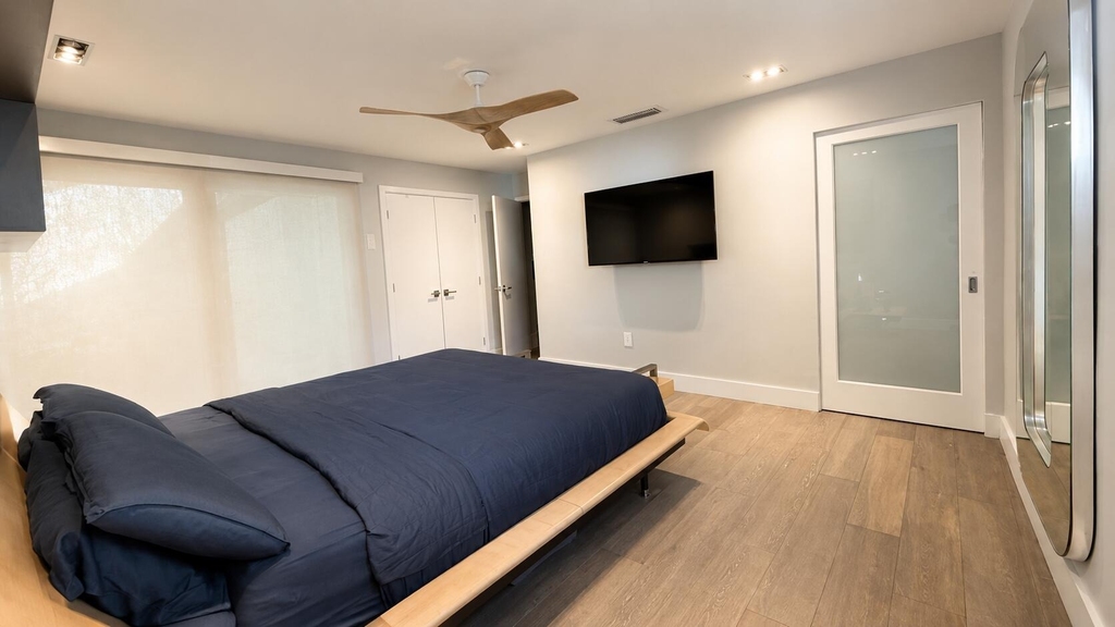 2571 Tigertail Avenue - Photo 8