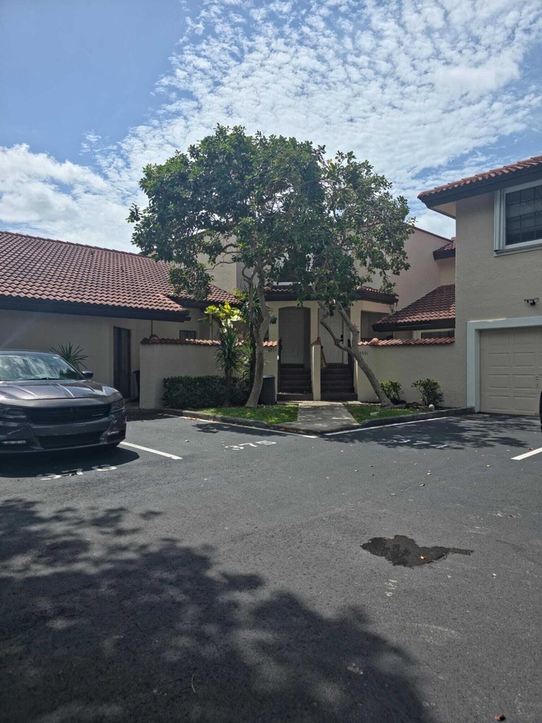 8953 W Sunrise Boulevard - Photo 0
