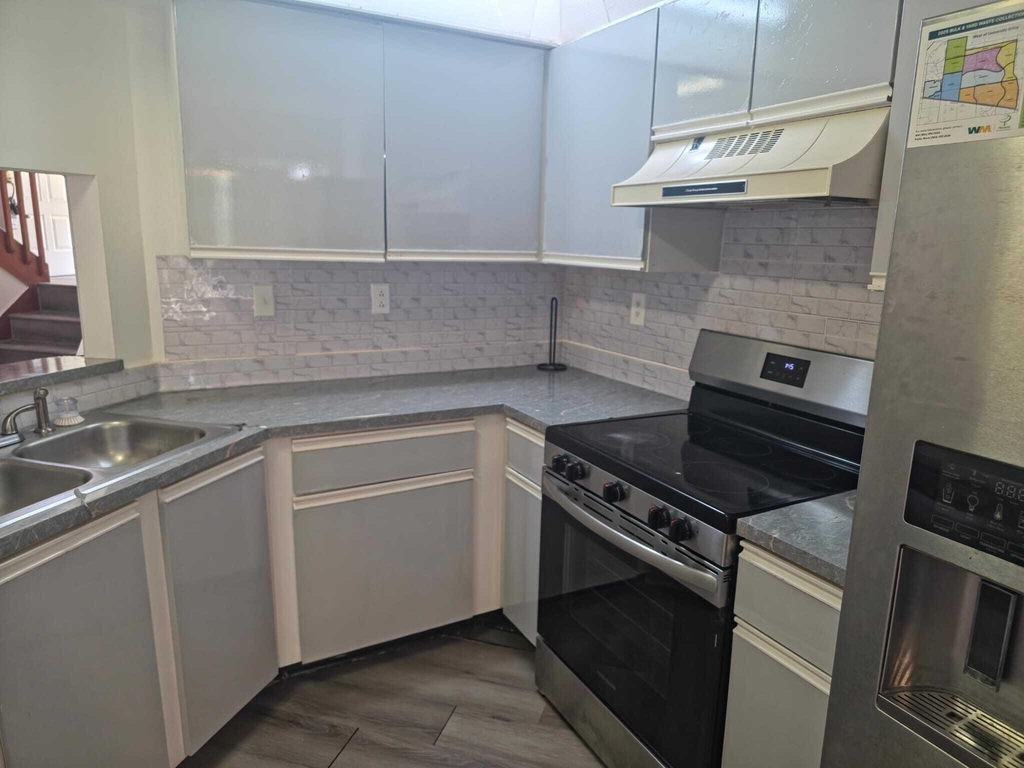 8953 W Sunrise Boulevard - Photo 2