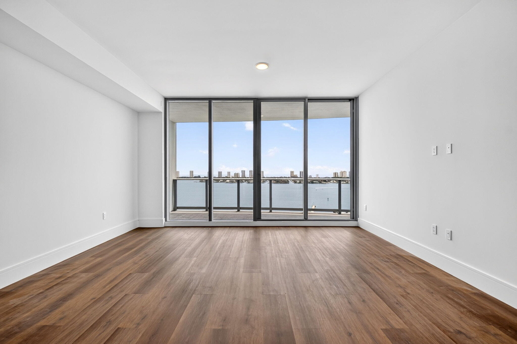 220 Lake Shore Drive - Photo 4
