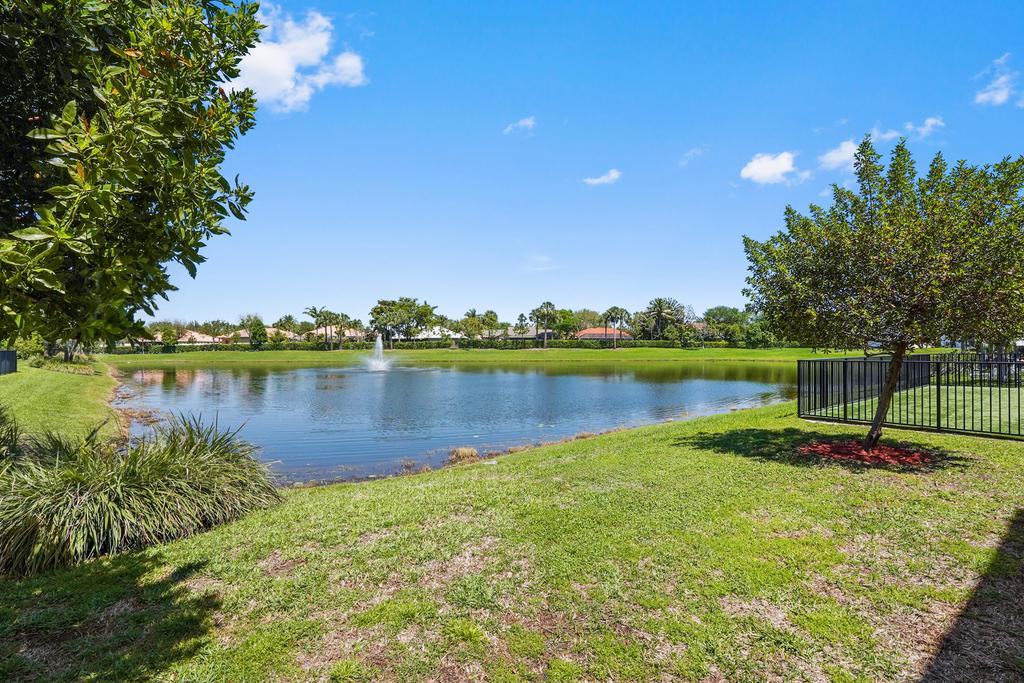 1826 Lake Cove Drive - Photo 6