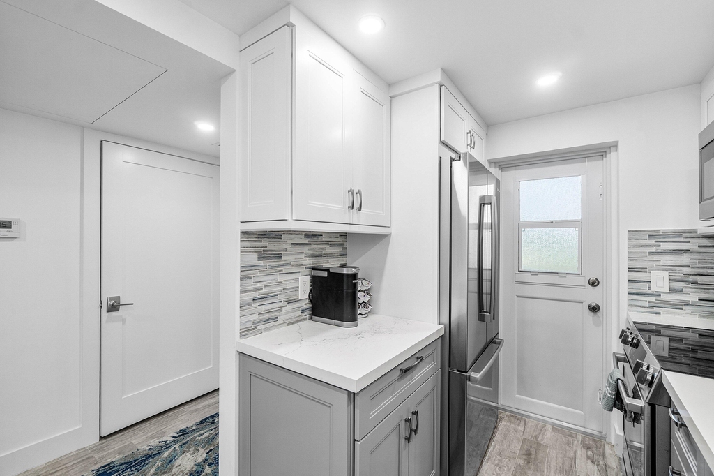 4502 N Federal Highway - Photo 2