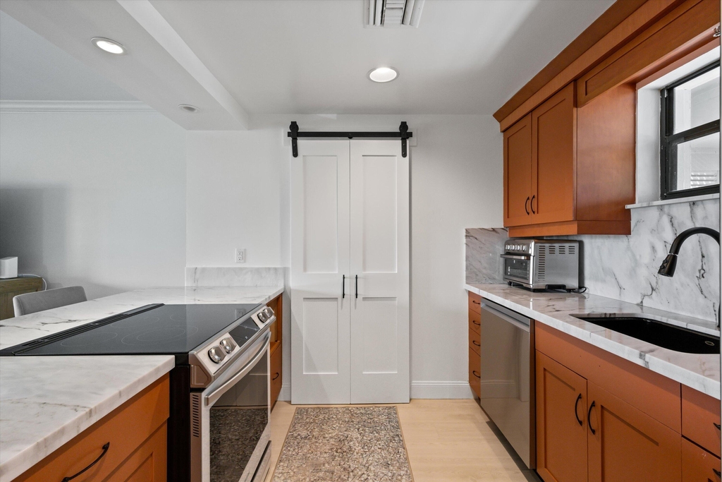 11842 Pebblewood Drive - Photo 7