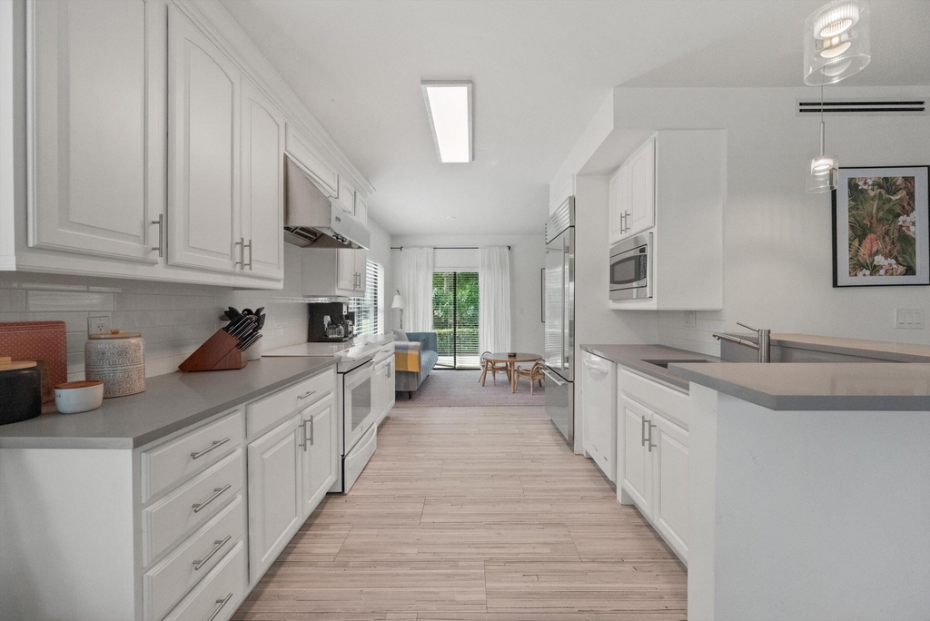 11355 Pond View Drive - Photo 10