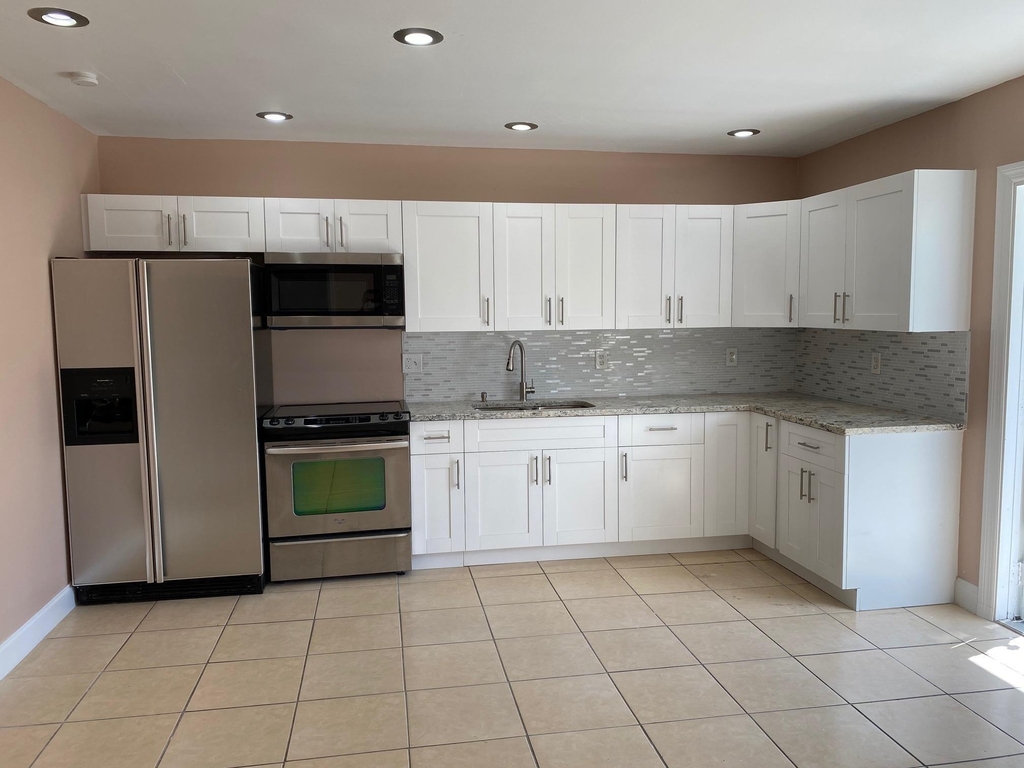 16 Ne 9th Avenue - Photo 0