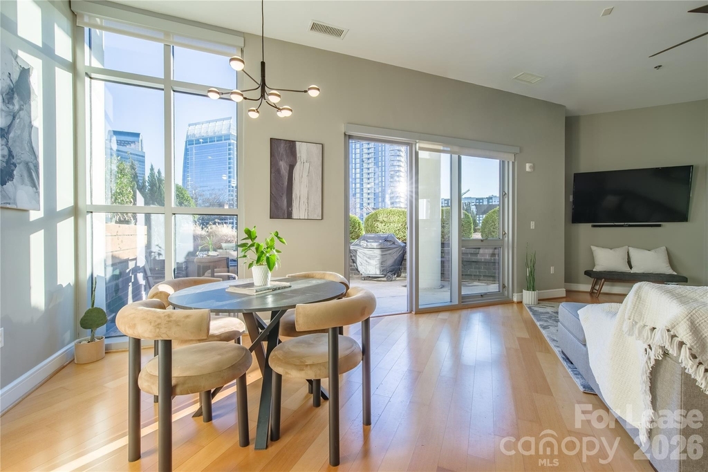 333 W Trade Street W - Photo 2