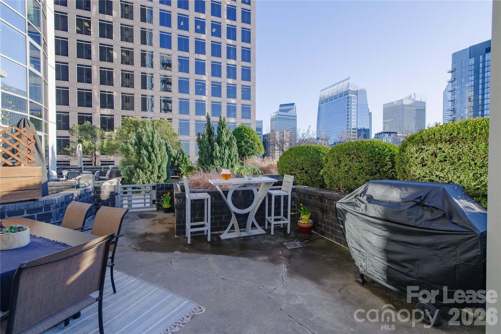 333 W Trade Street W - Photo 13