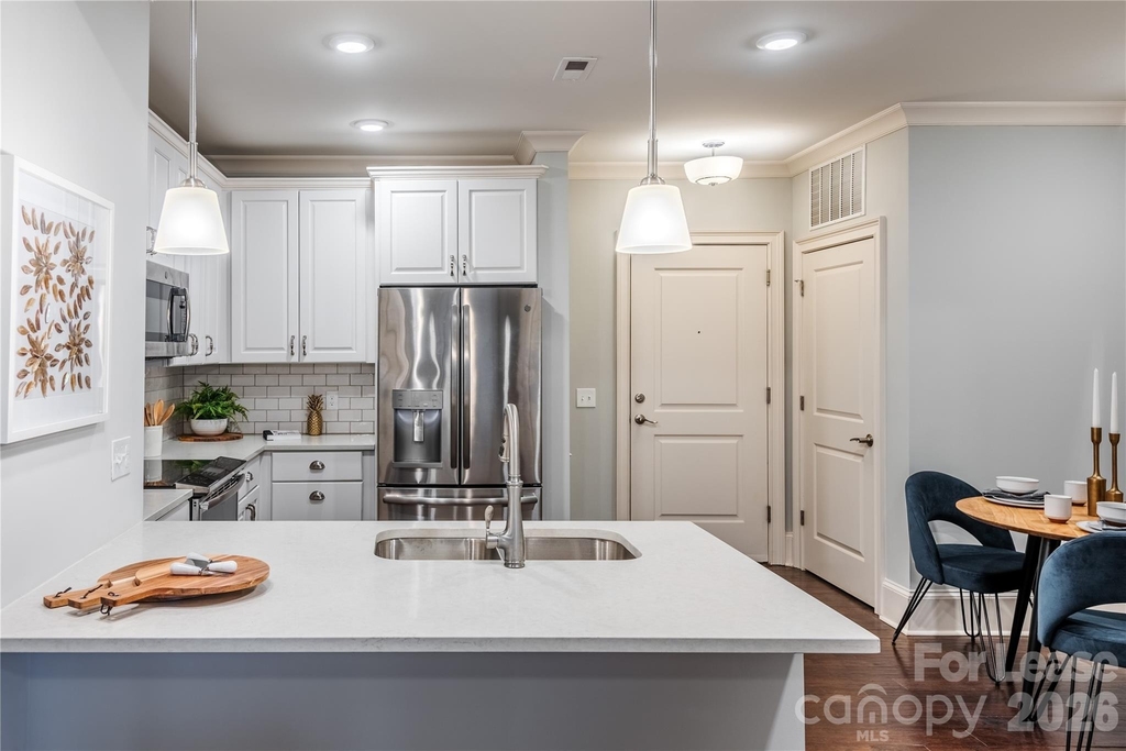 511 Queens Road - Photo 4