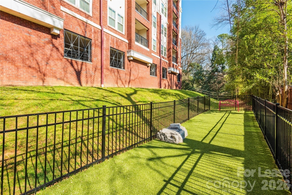 511 Queens Road - Photo 12