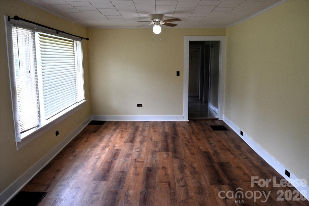 2736 Peachtree Road - Photo 2
