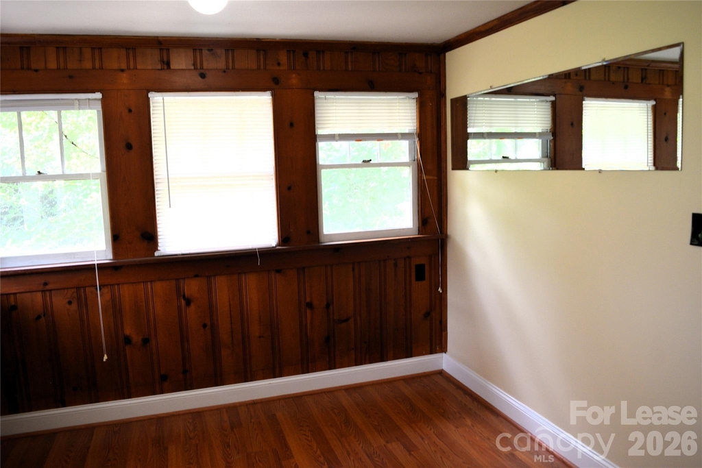 2736 Peachtree Road - Photo 11