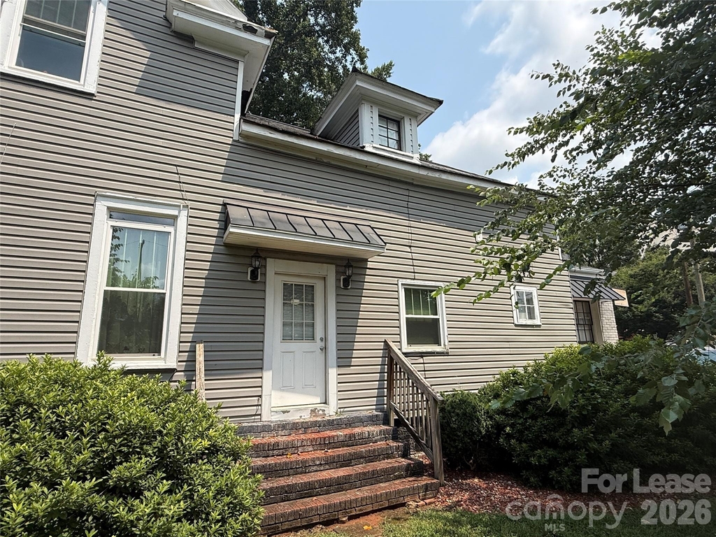 701 Louise Avenue - Photo 5