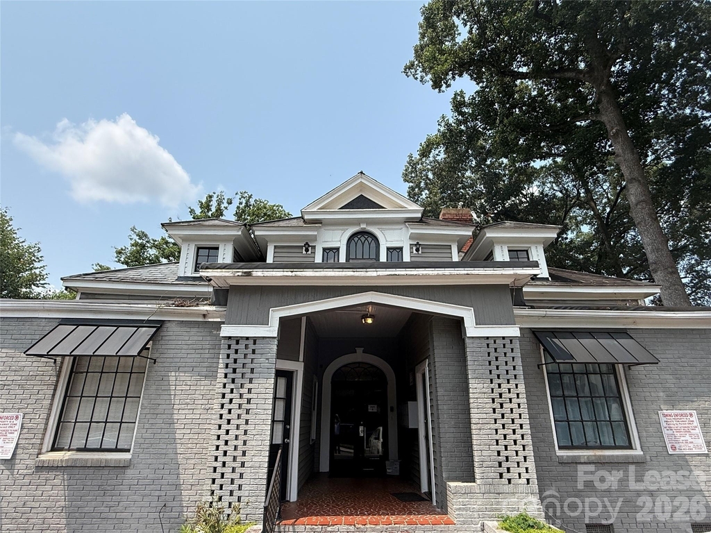 701 Louise Avenue - Photo 0
