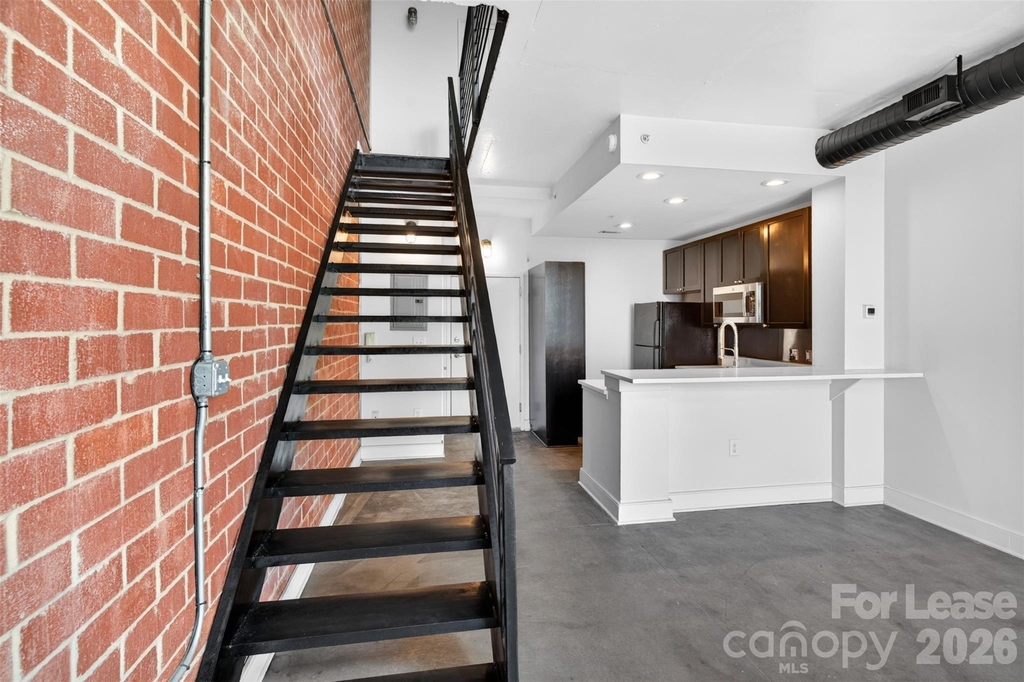 710 W Trade Street - Photo 12
