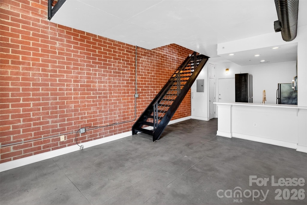 710 W Trade Street - Photo 9