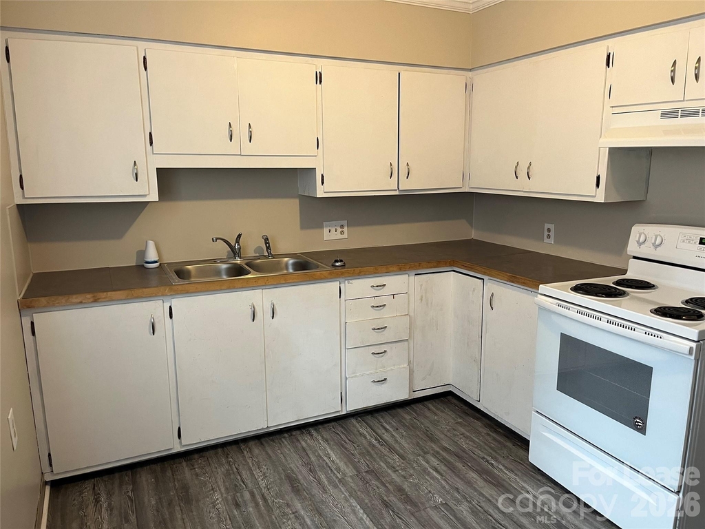 606 Montgomery Avenue - Photo 4