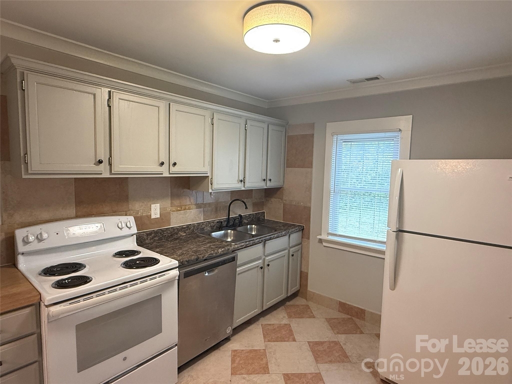 2623 Greenland Avenue - Photo 6