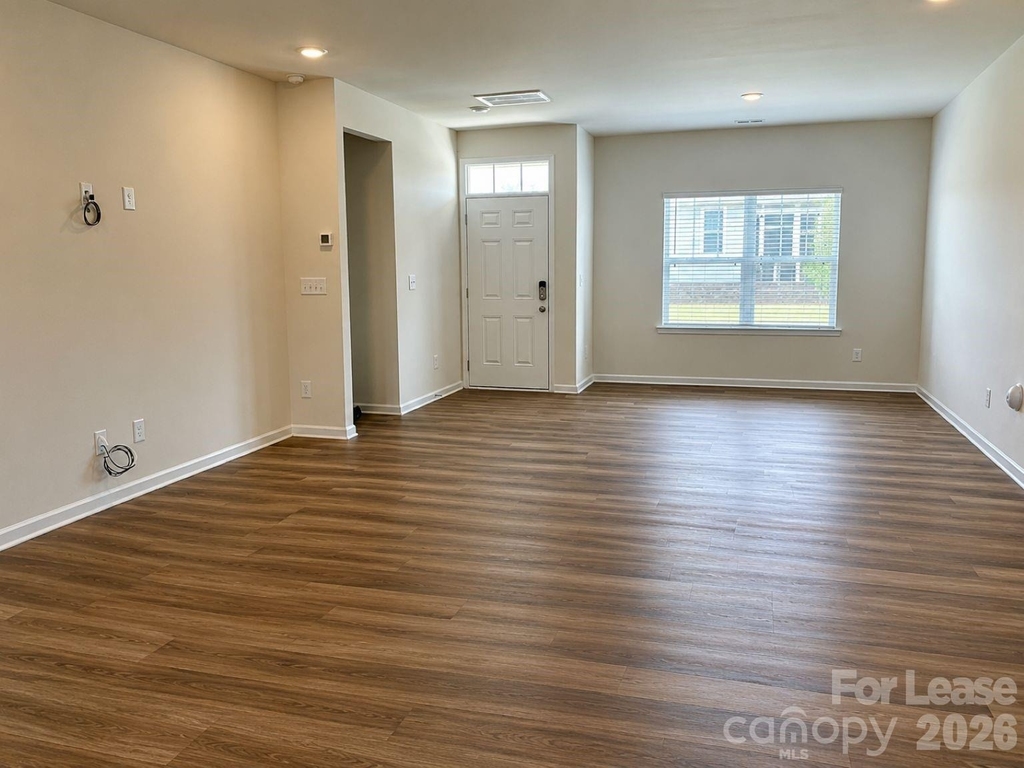 302 Sagecroft Lane - Photo 2
