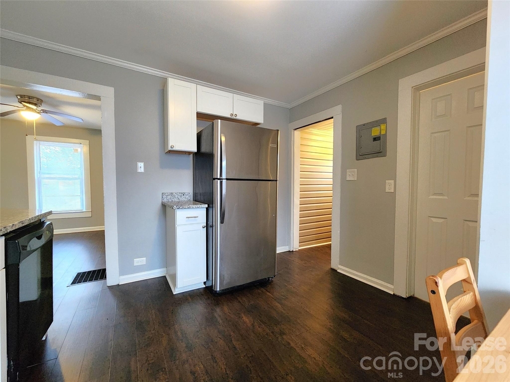 507 S Vance Street - Photo 4