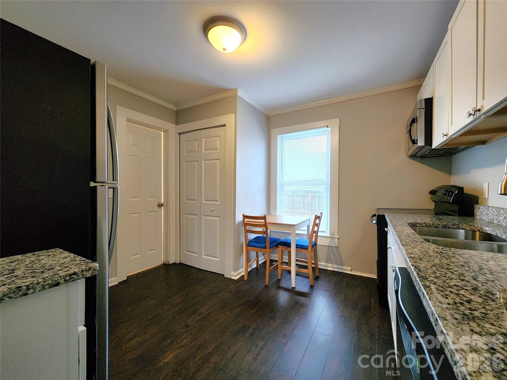 507 S Vance Street - Photo 2