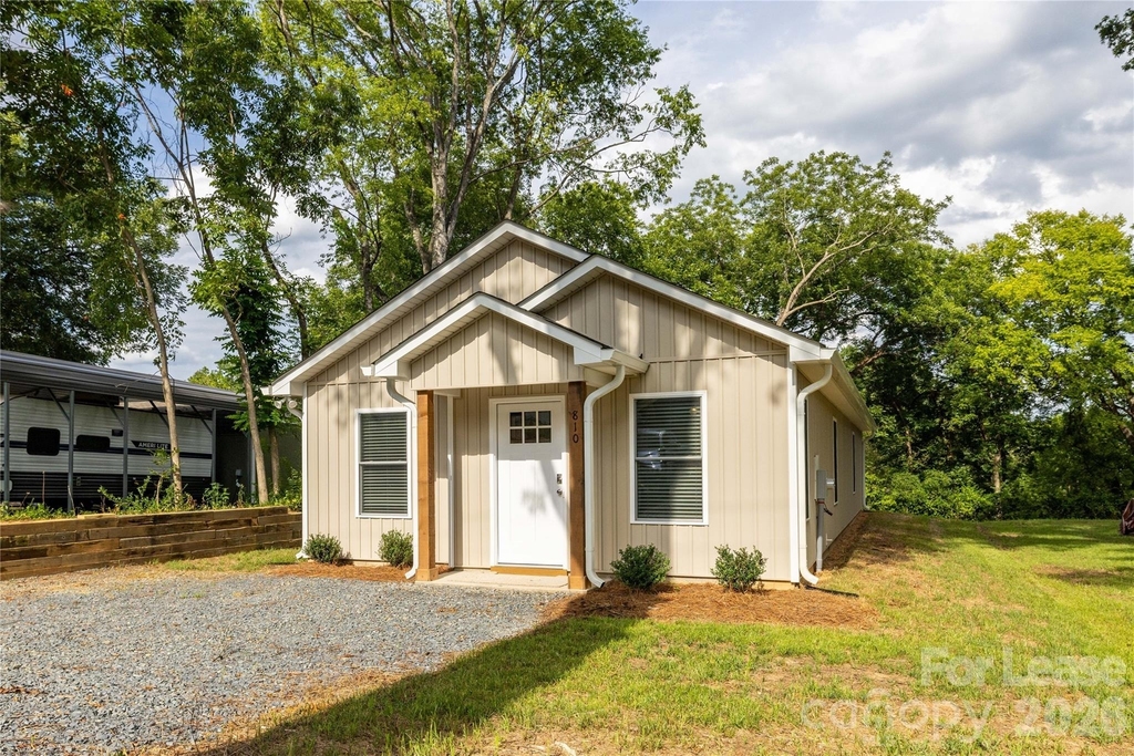 810 Long Street - Photo 2