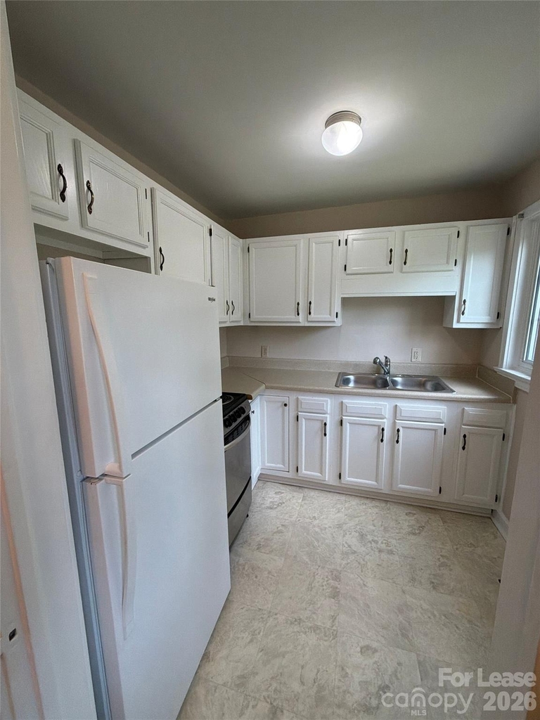 1818 Jameston Drive - Photo 4