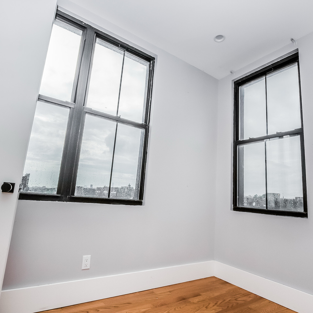 1520 St Johns Place - Photo 6