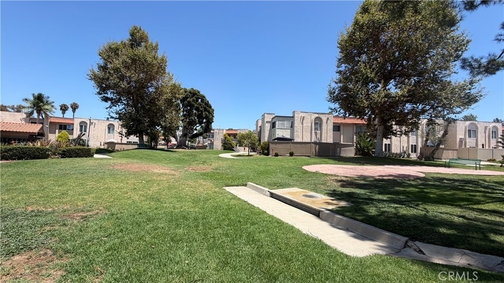 212 S Kraemer - Photo 1
