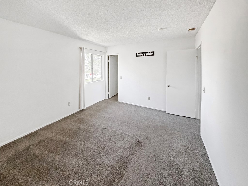 15143 Monterey Avenue - Photo 13
