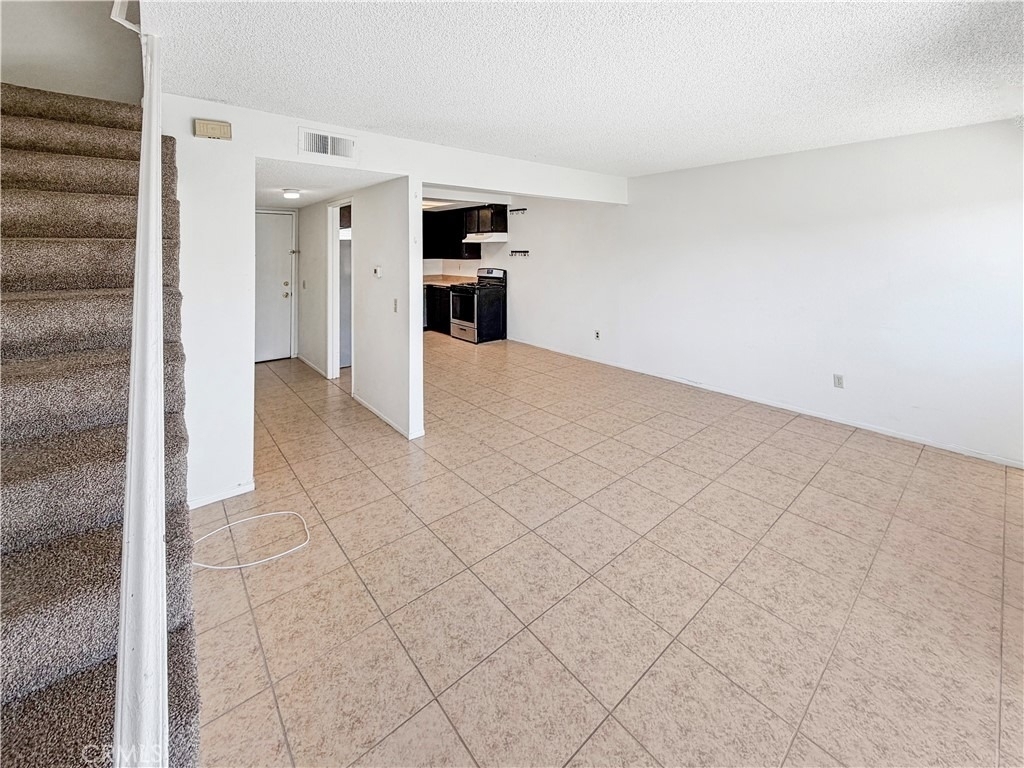 15143 Monterey Avenue - Photo 7
