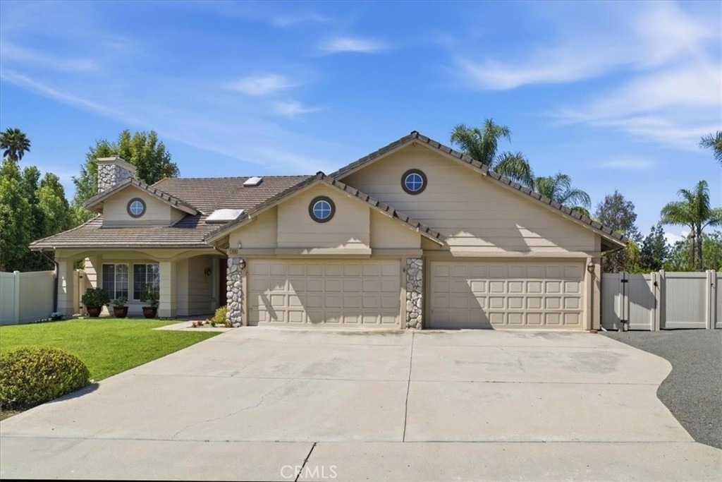 2749 Silver Oak - Photo 0