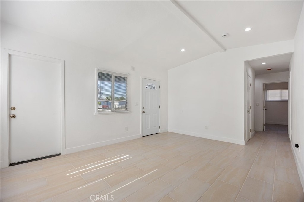 709 W Avenue H12 - Photo 4