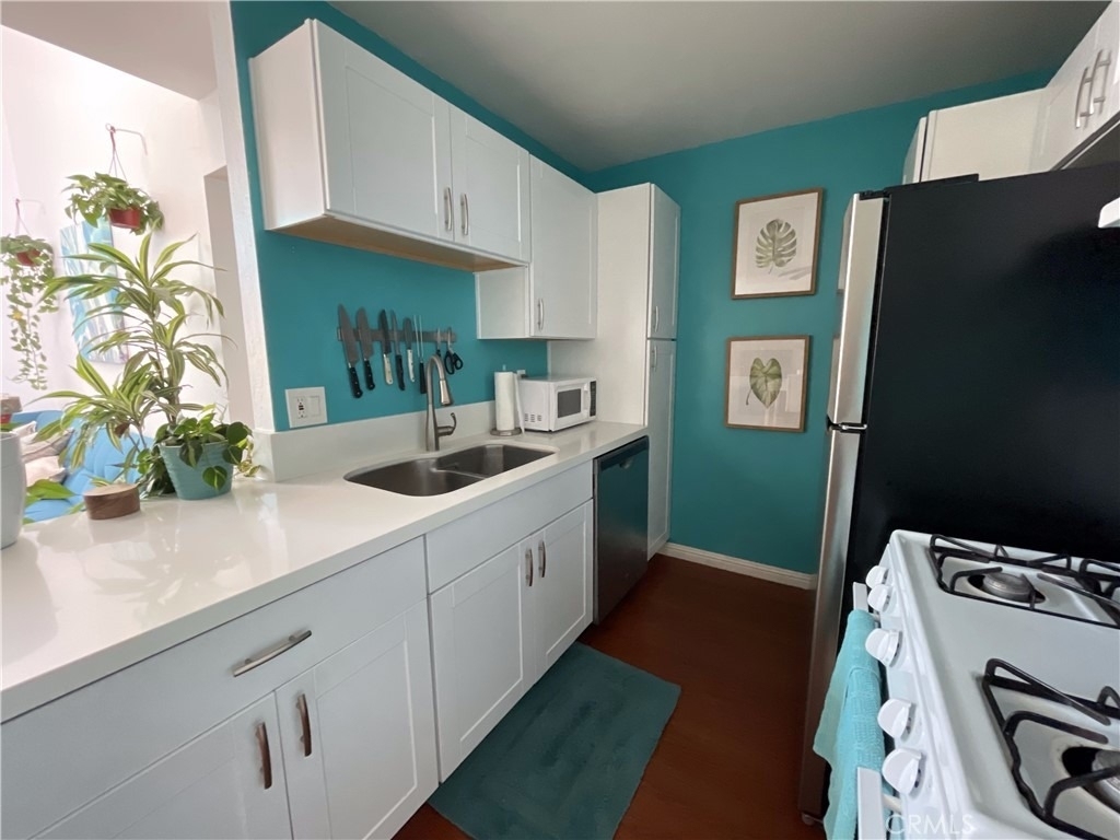 5700 Etiwanda Avenue - Photo 2
