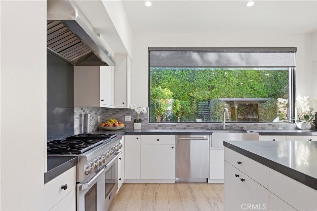 4545 Stern Avenue - Photo 6