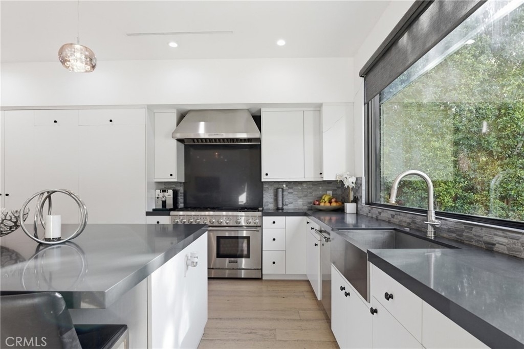 4545 Stern Avenue - Photo 4