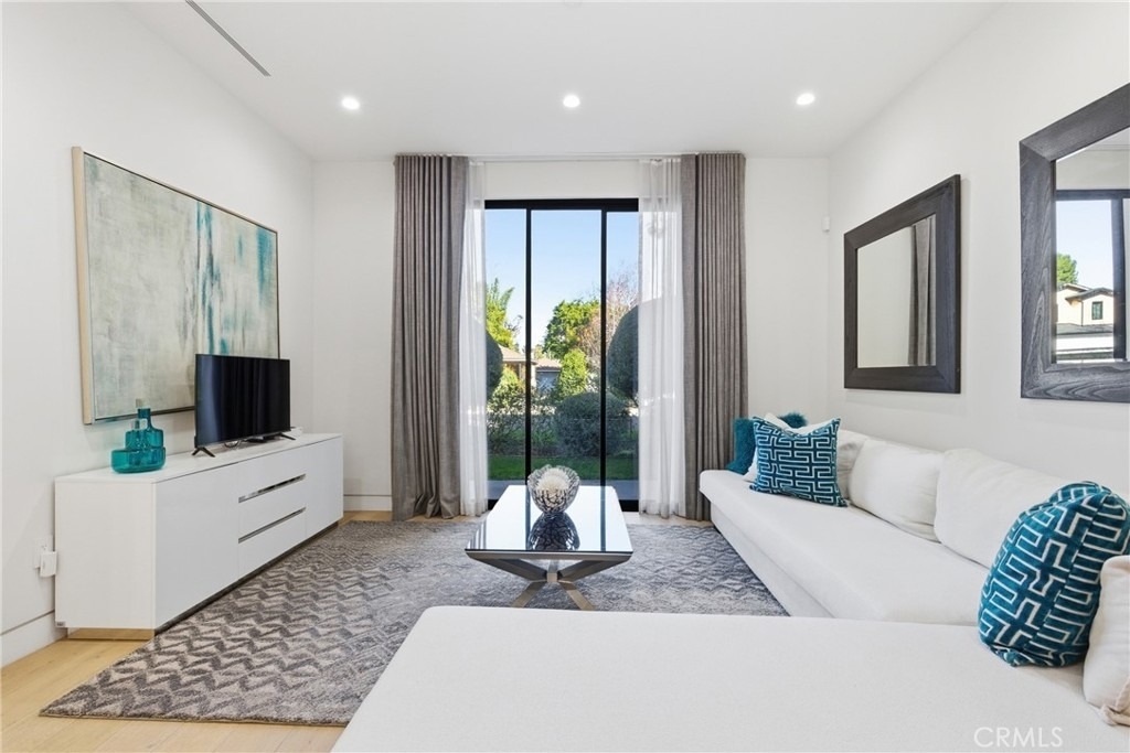 4545 Stern Avenue - Photo 8