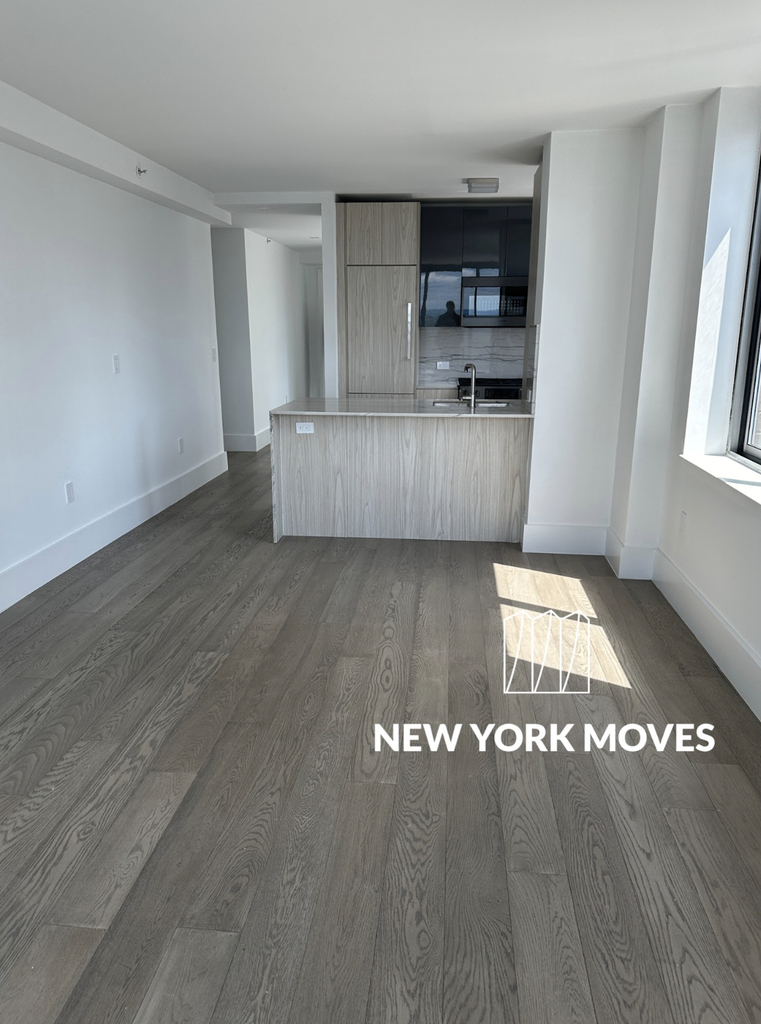 West 47th Street - Photo 11