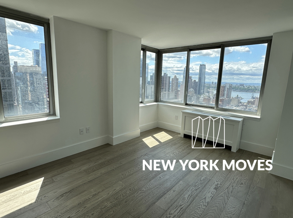 West 47th Street - Photo 1