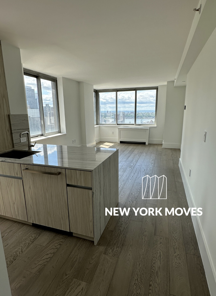West 47th Street - Photo 0
