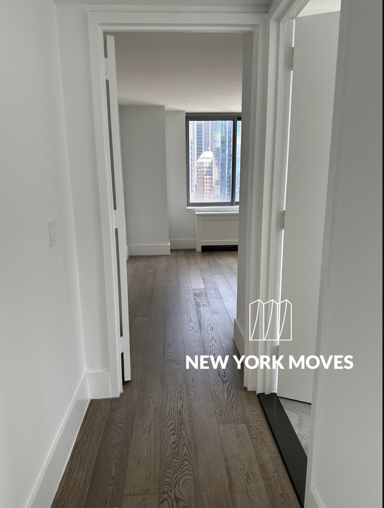 West 47th Street - Photo 7
