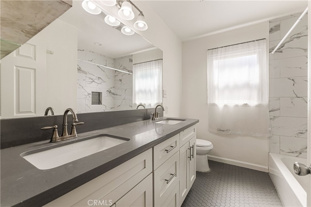 16601 Valerio Street - Photo 12