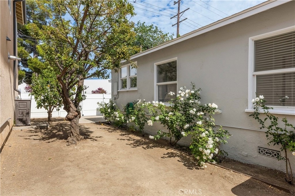16601 Valerio Street - Photo 22