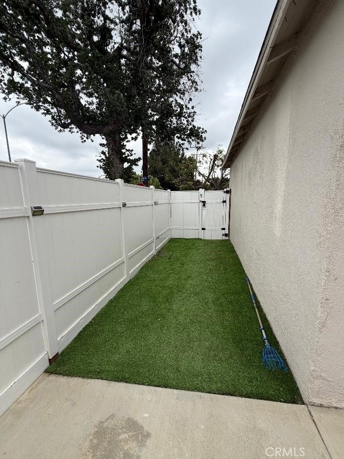 16601 Valerio Street - Photo 24