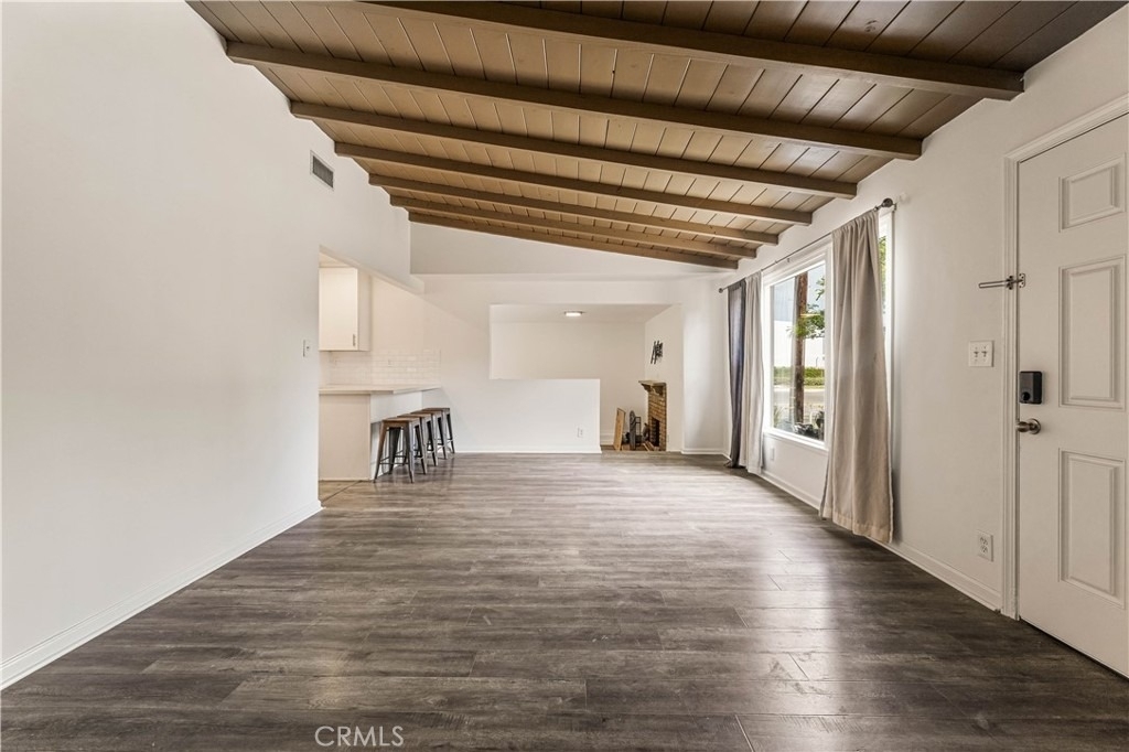 16601 Valerio Street - Photo 4