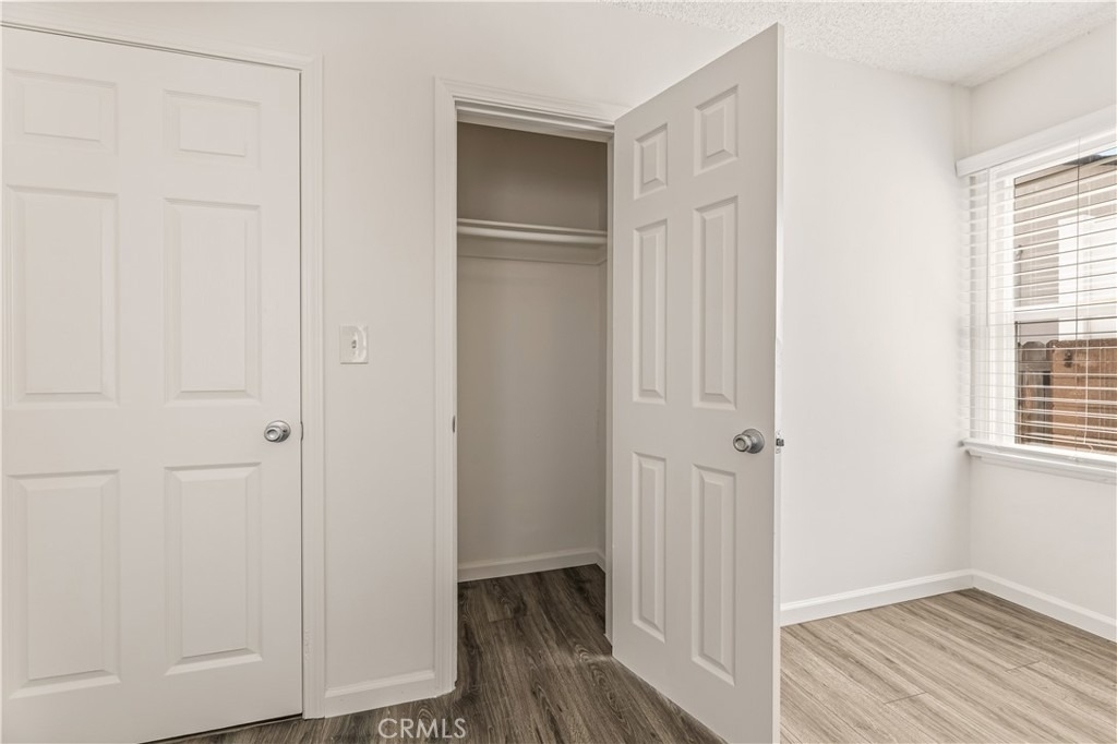 16601 Valerio Street - Photo 15