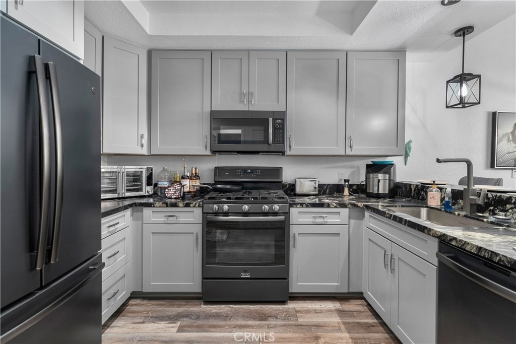 2601 S Broadmoor - Photo 10